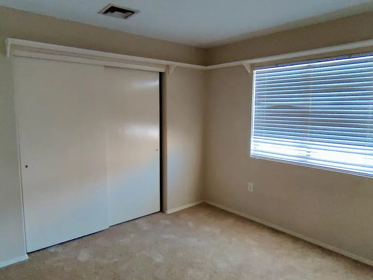 1114 N Madrid Ln — Photo 16