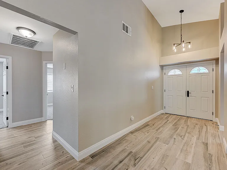272 Comfort Dr — Photo 6