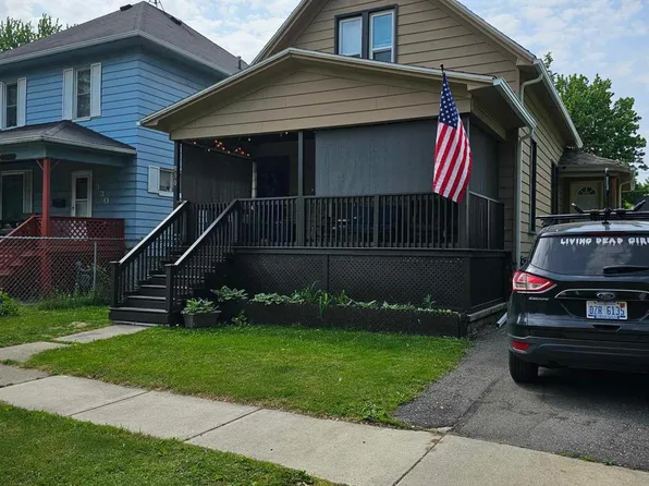 936 Pine St, Port Huron, MI 48060