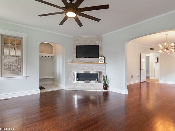 3rd image of 3104 N 77th Ct
