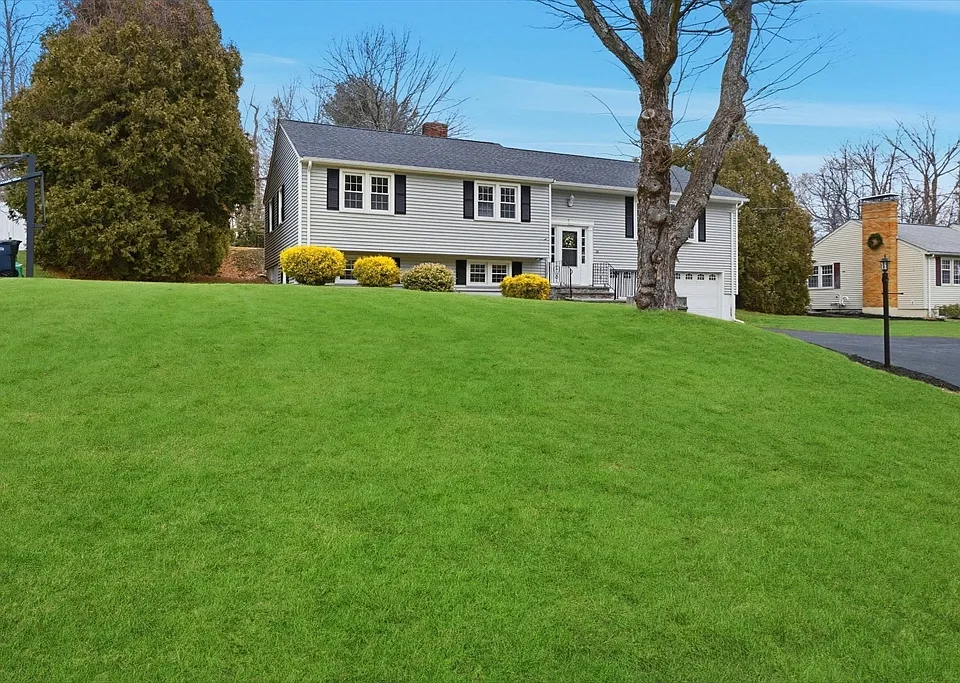 38 Juniper Ln