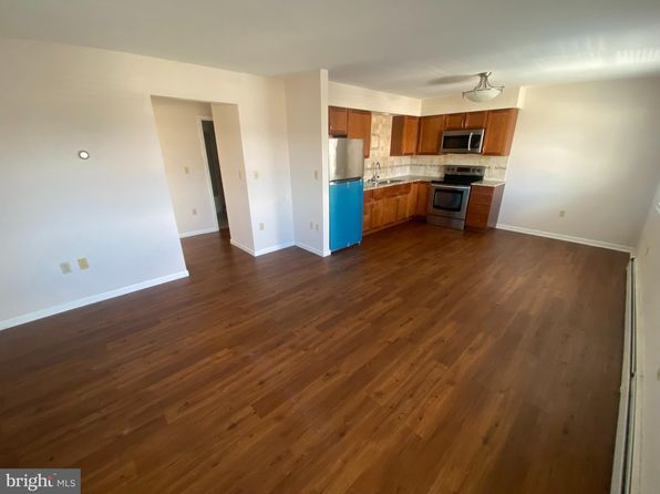 427 Smith St APT 2R