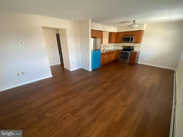 427 Smith St APT 2R, Scranton, PA 18512