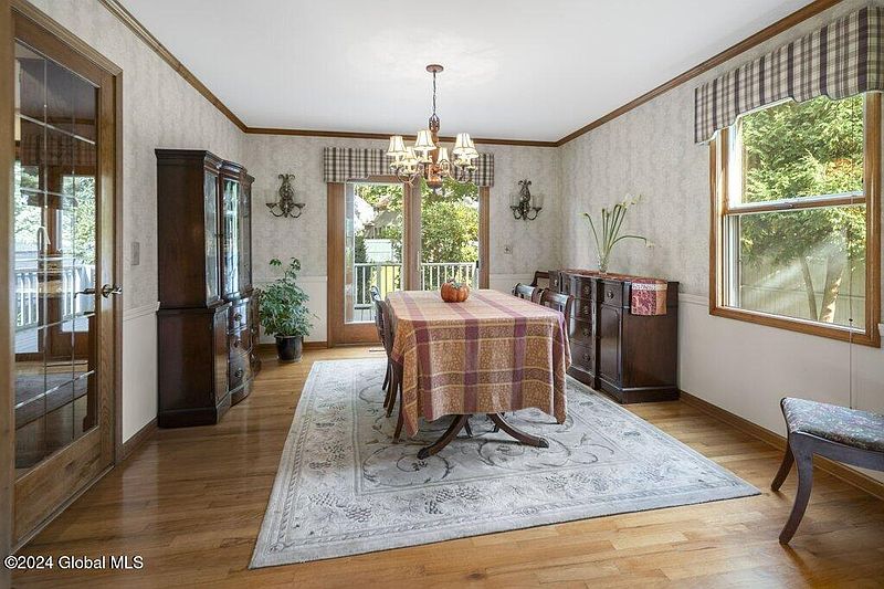 5th image of 4 Brookhaven Drive