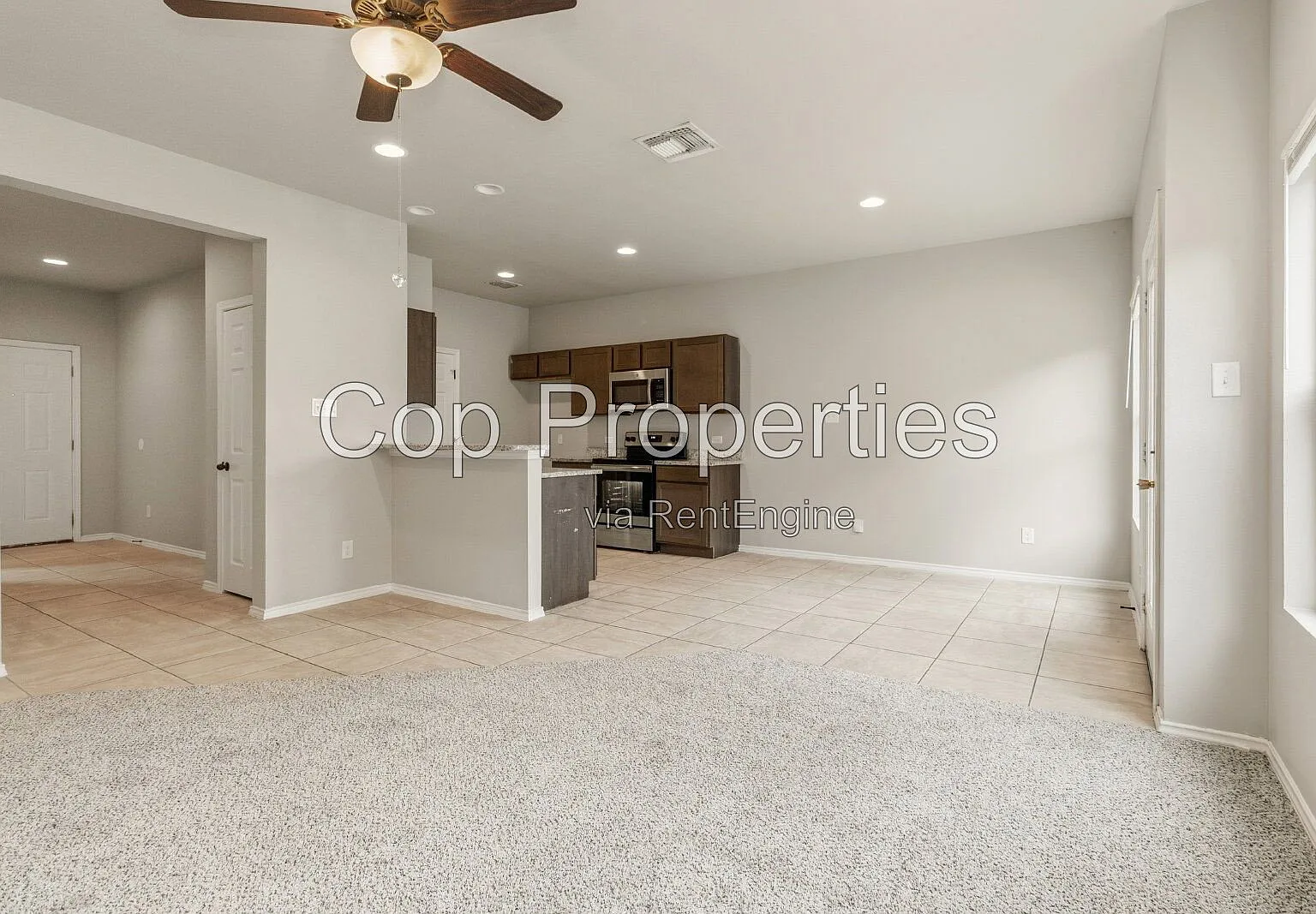 3 bed, 2.5 bath, 1368 sqft, $1,750 — Photo 2