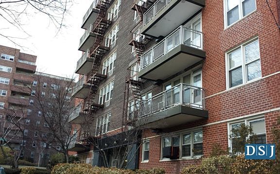 3rd image of 8705 166th St APT 5F