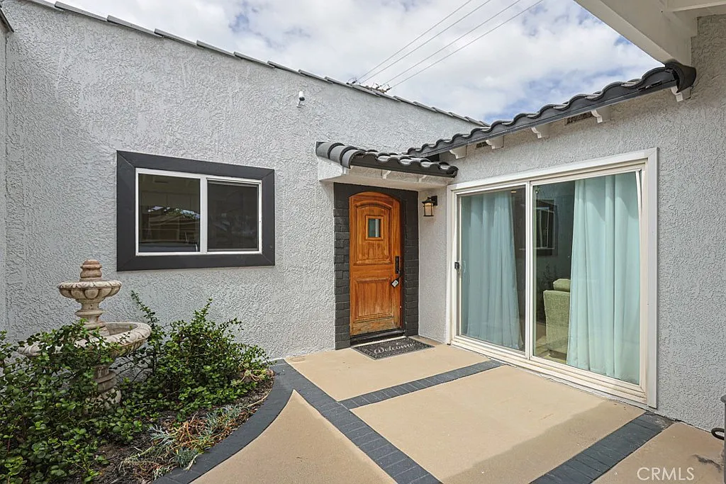 3 bed, 1274 sqft, $5,500 — Photo 2