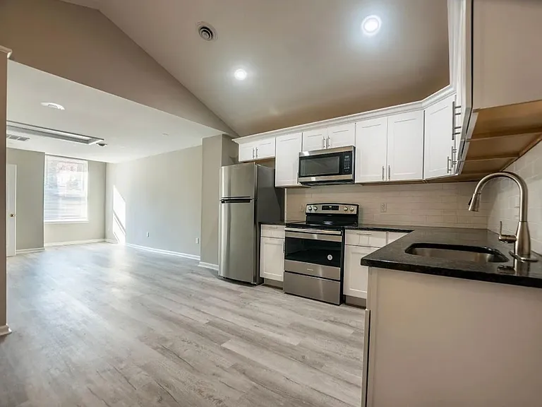 Oak Ave Apartments — Photo 3