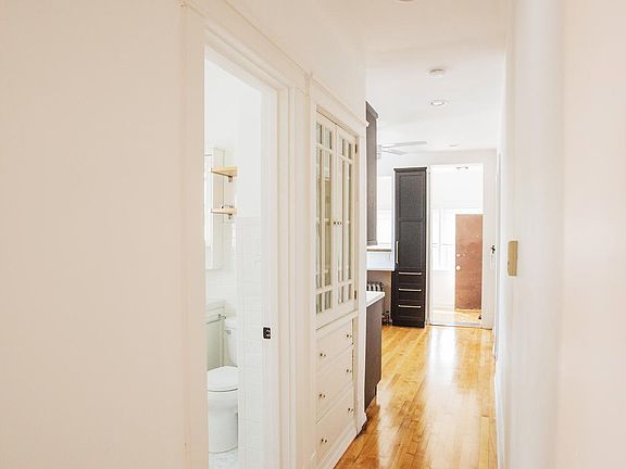 5th image of 6524 N Bosworth Ave #3