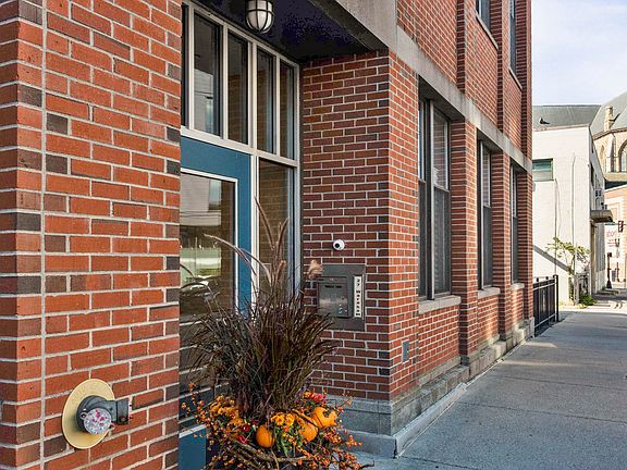 4th image of 27 Wareham St APT 203