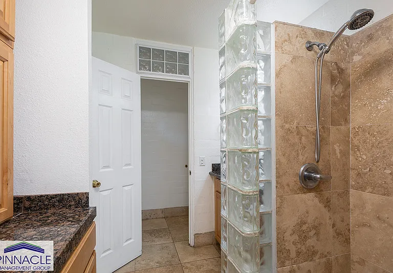 240 Liliuokalani Ave #302 — Photo 10