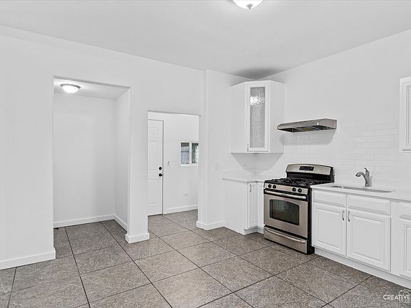 3rd image of 505 E Jackson St #1