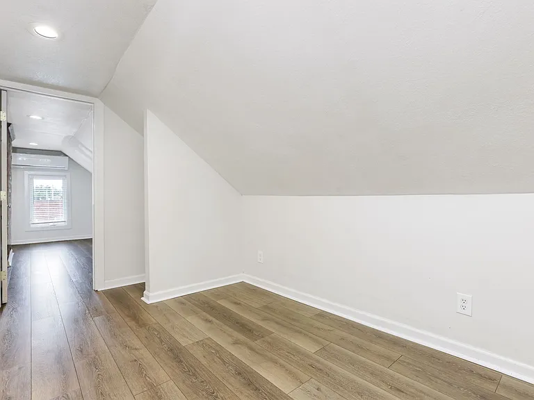 412 E Oakland Ave #412 — Photo 33