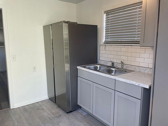 4th image of 521 W 10th Ave #A
