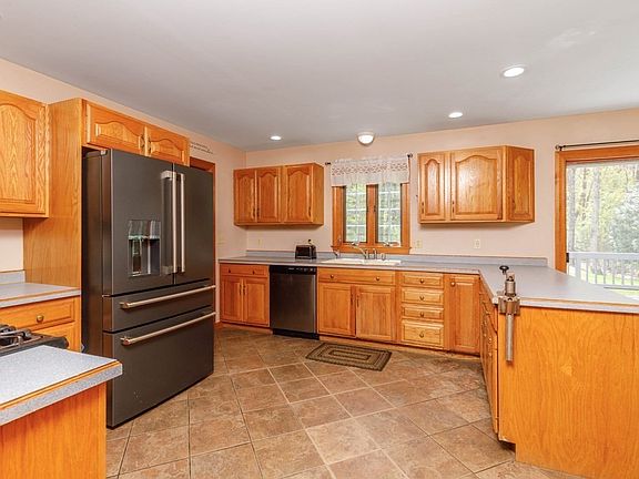 2nd image of 1478 Conant Rd