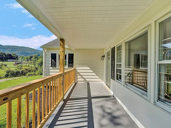 5th image of 8031 Bent Mountain Rd