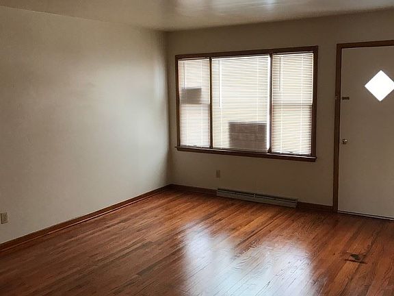 2nd image of 585 & 587 Lurie Ave