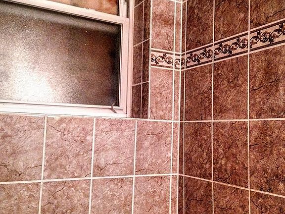 3rd image of 8400 S Manistee Ave APT 1