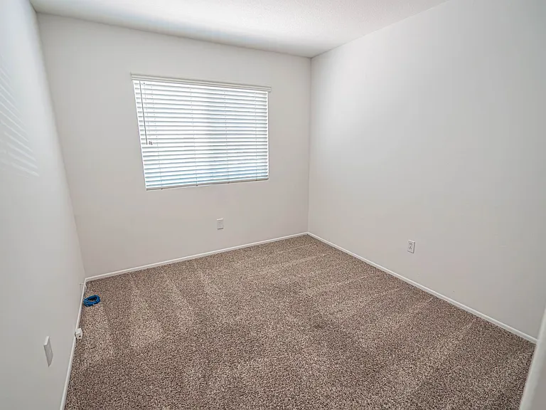 25712 Holiday Cir #D — Photo 11