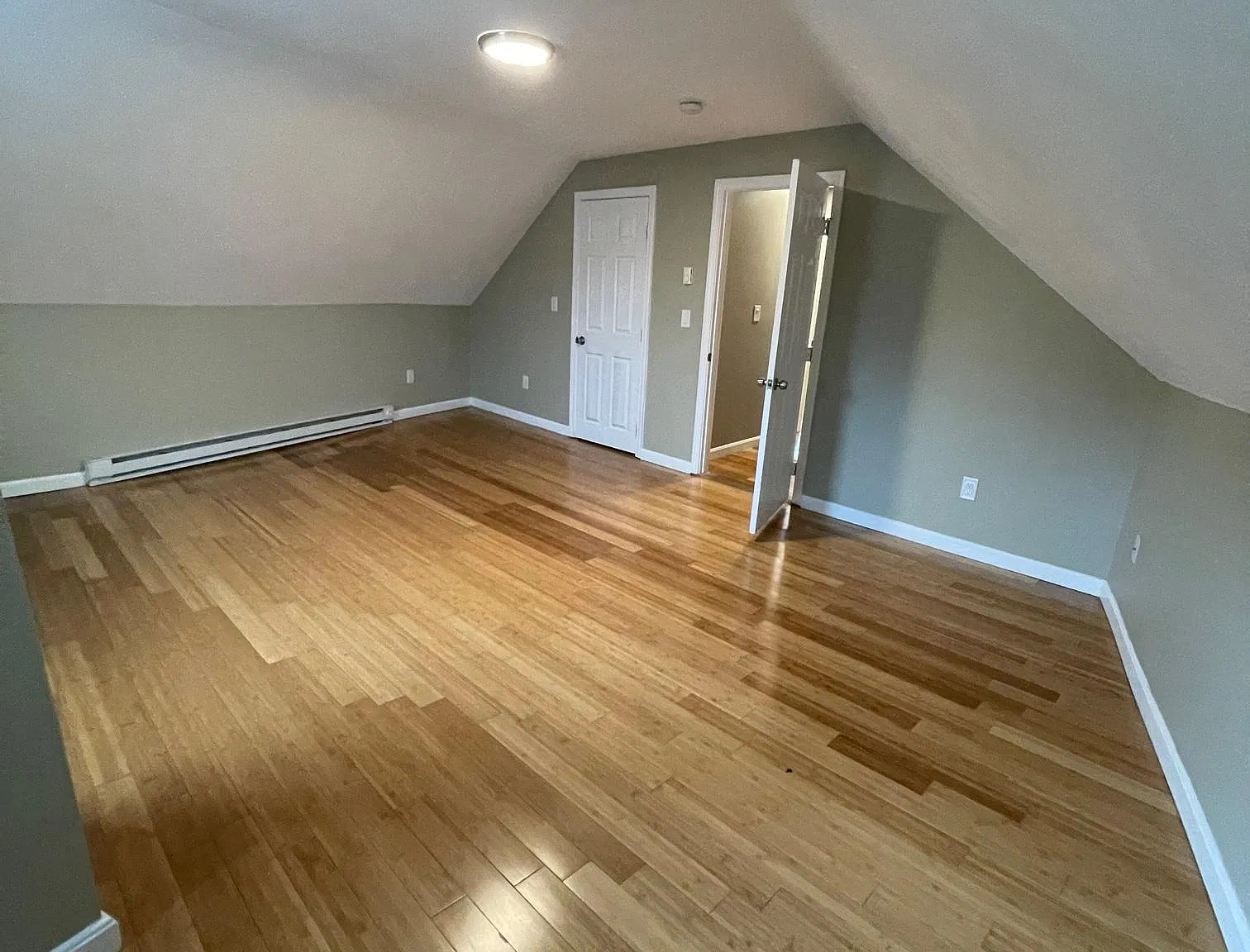4 bed, 2000 sqft, $3,300 — Photo 4