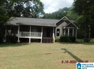 1017 Hillcrest Dr, Bessemer, AL 35022