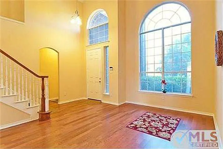 4 bed, 3384 sqft, $3,650 — Photo 1