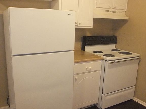 4th image of 7207 Melrose Ln APT 32