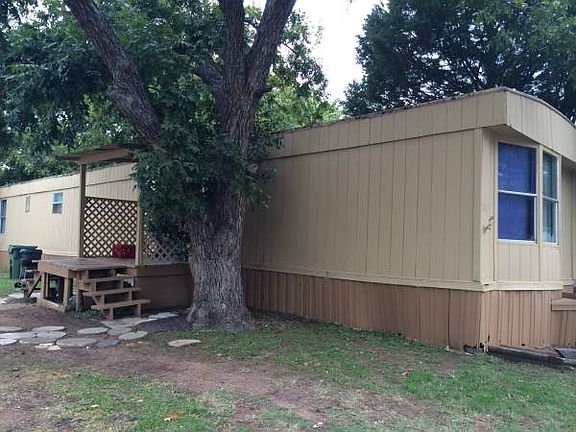 2nd image of 2211 Eucalyptus Dr