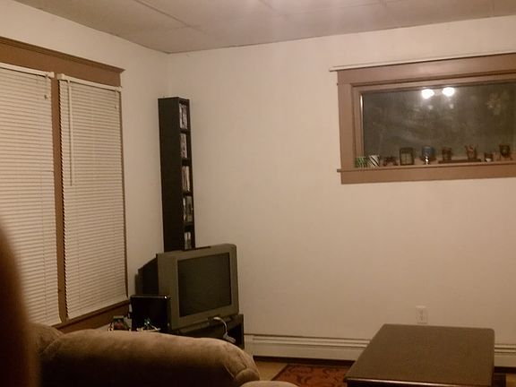 3rd image of 425 E 6th St #2