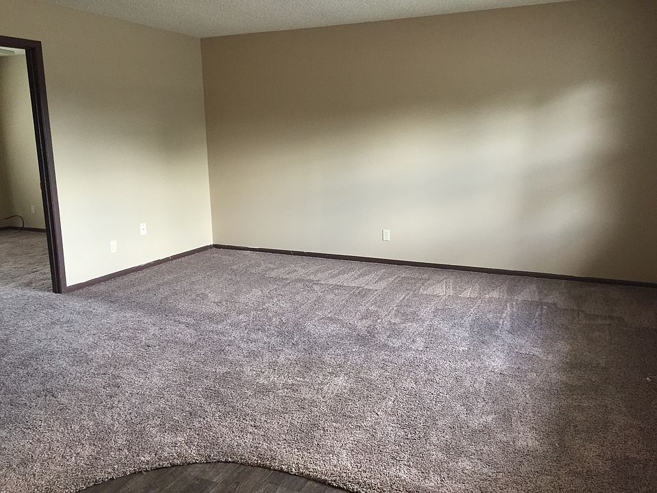 2nd image of 320 Micheels Ln APT 4