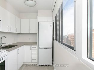 33 Isabella St #504-C08, Toronto, ON M4Y 2P7