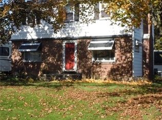 590 Tarrington Rd, Rochester, NY 14609