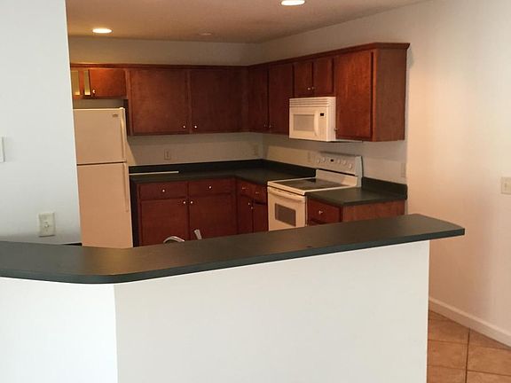 5th image of 323 Windridge Dr