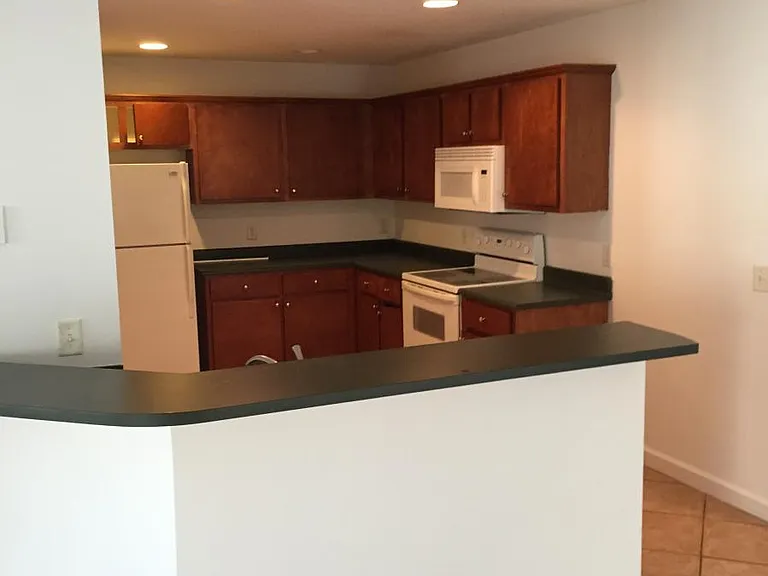 323 Windridge Dr — Photo 5