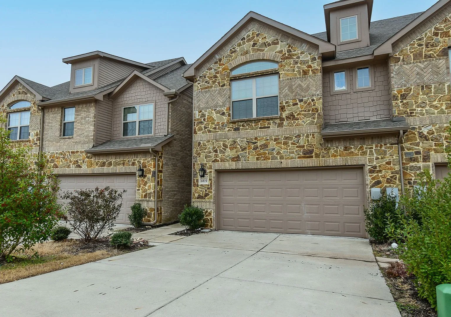 6819 Jade-Duplex — Photo 2