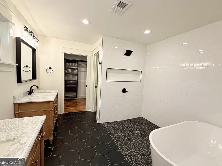 3300 Ridgecrest Rd SE — Photo 9