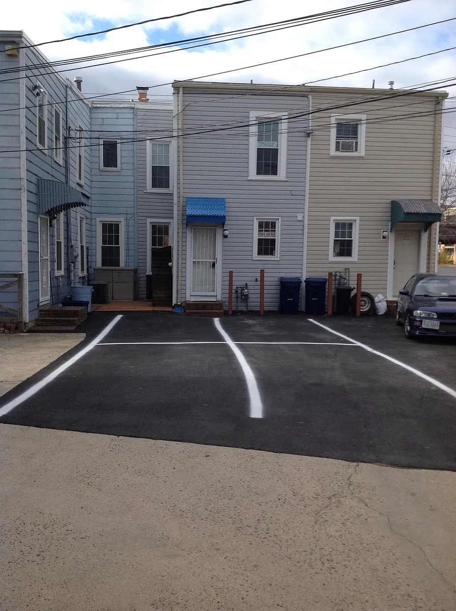 Rear of property w 4 private parking spaces - 1435 Powhatan St