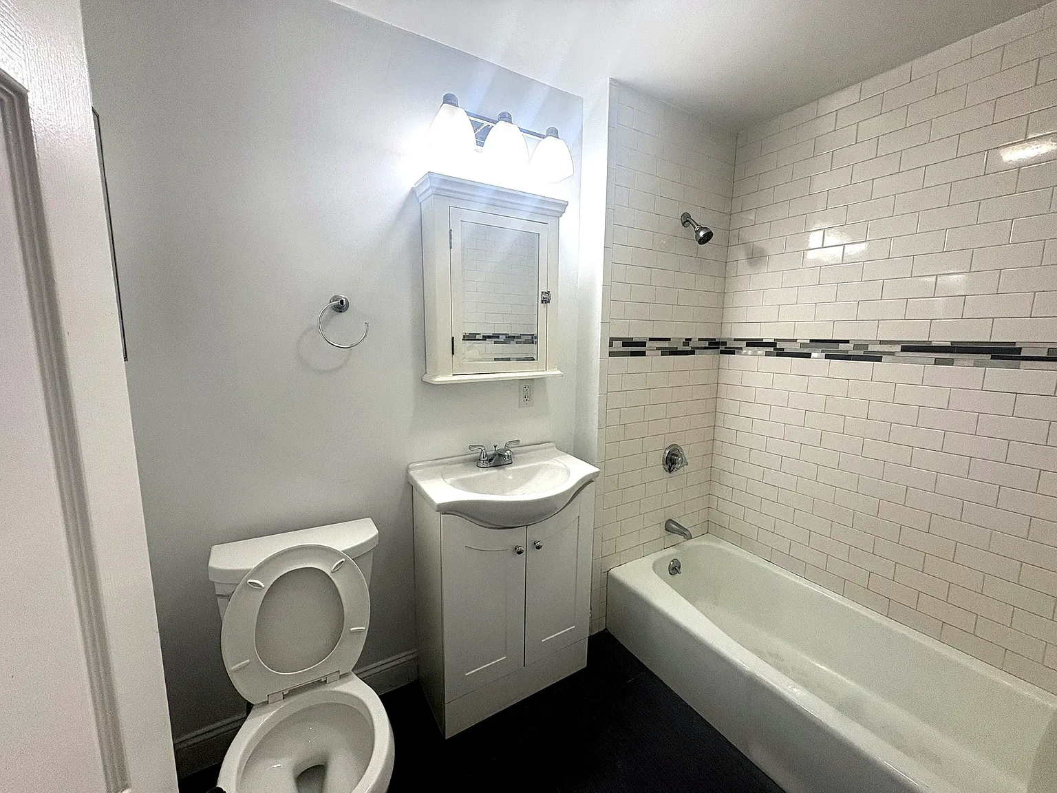 1 bed, $2,200 — Photo 4