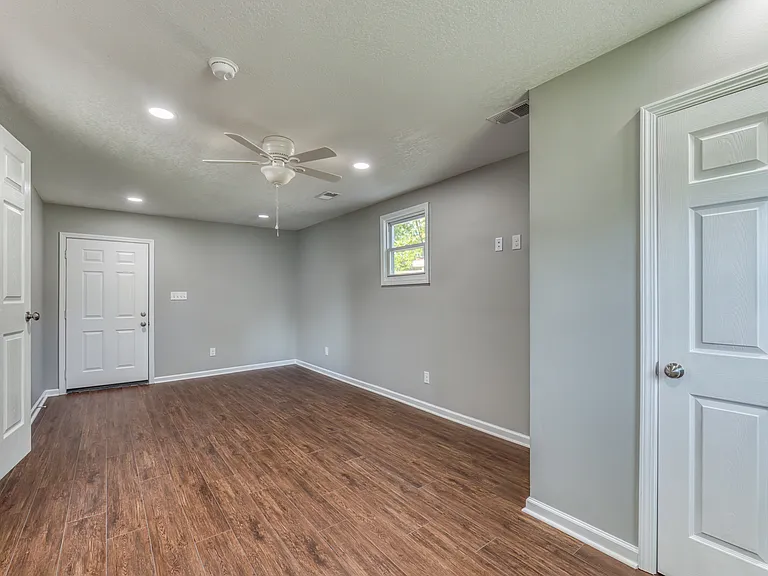 1216 Norway St #101 — Photo 8