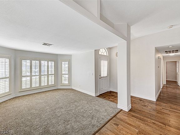 3rd image of 5044 Glenarden Dr