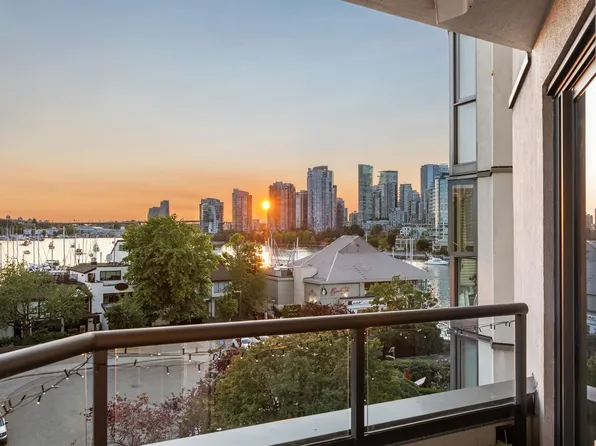 456 Moberly Rd #601, Vancouver, BC V5Z 4L7