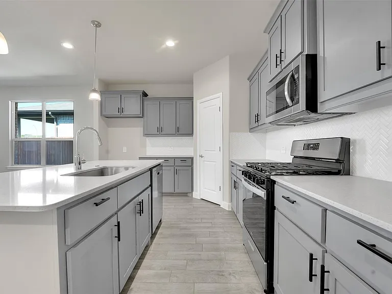 1012 Southwark Dr — Photo 8
