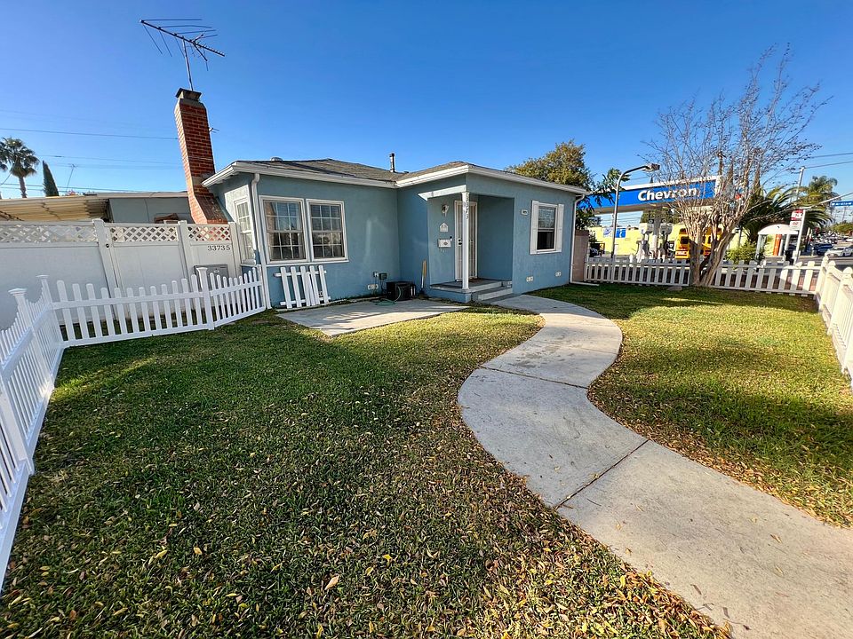 Front with Yard