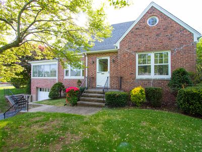 662 Jones Hill Road, West Haven, CT, 06516