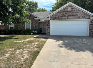 1249 Red Oak Dr, Alma, AR 72921