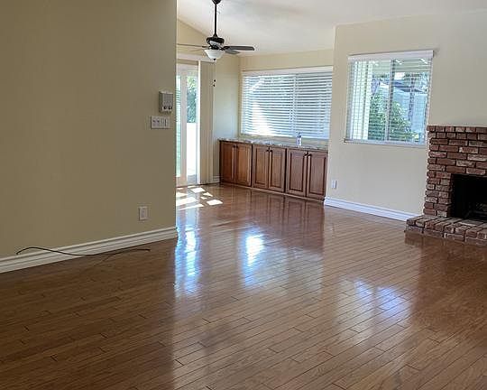 5th image of 22109 Burbank Blvd Unit 7