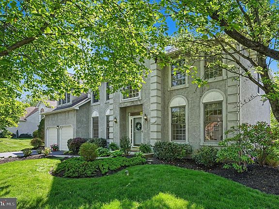 3rd image of 153 Country Club Dr