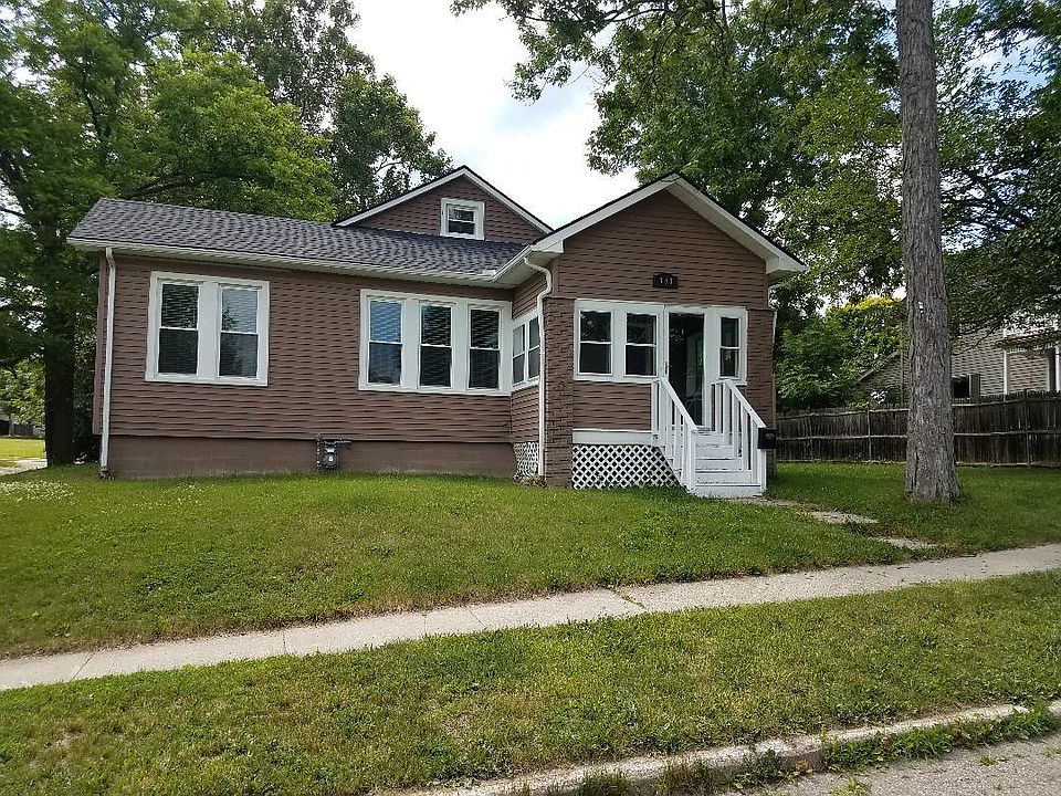 1st image of 303 N 4th St