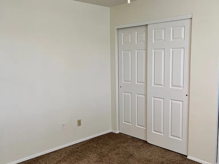 650 E Lincoln Ave — Photo 18