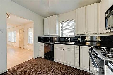 4th image of 1318 Barlow Ave